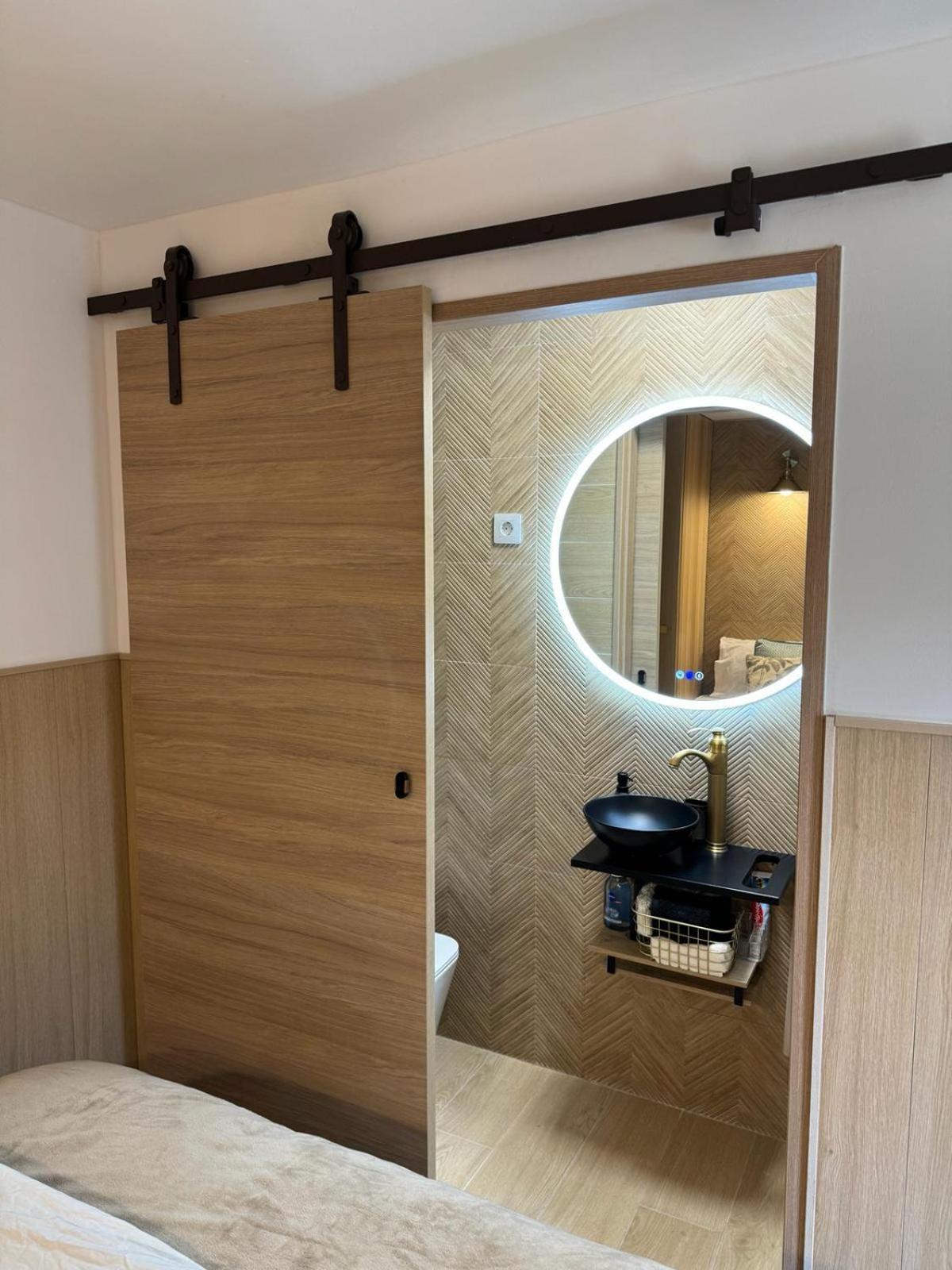 The Mini Apartment Кастелдефелс Екстериор снимка