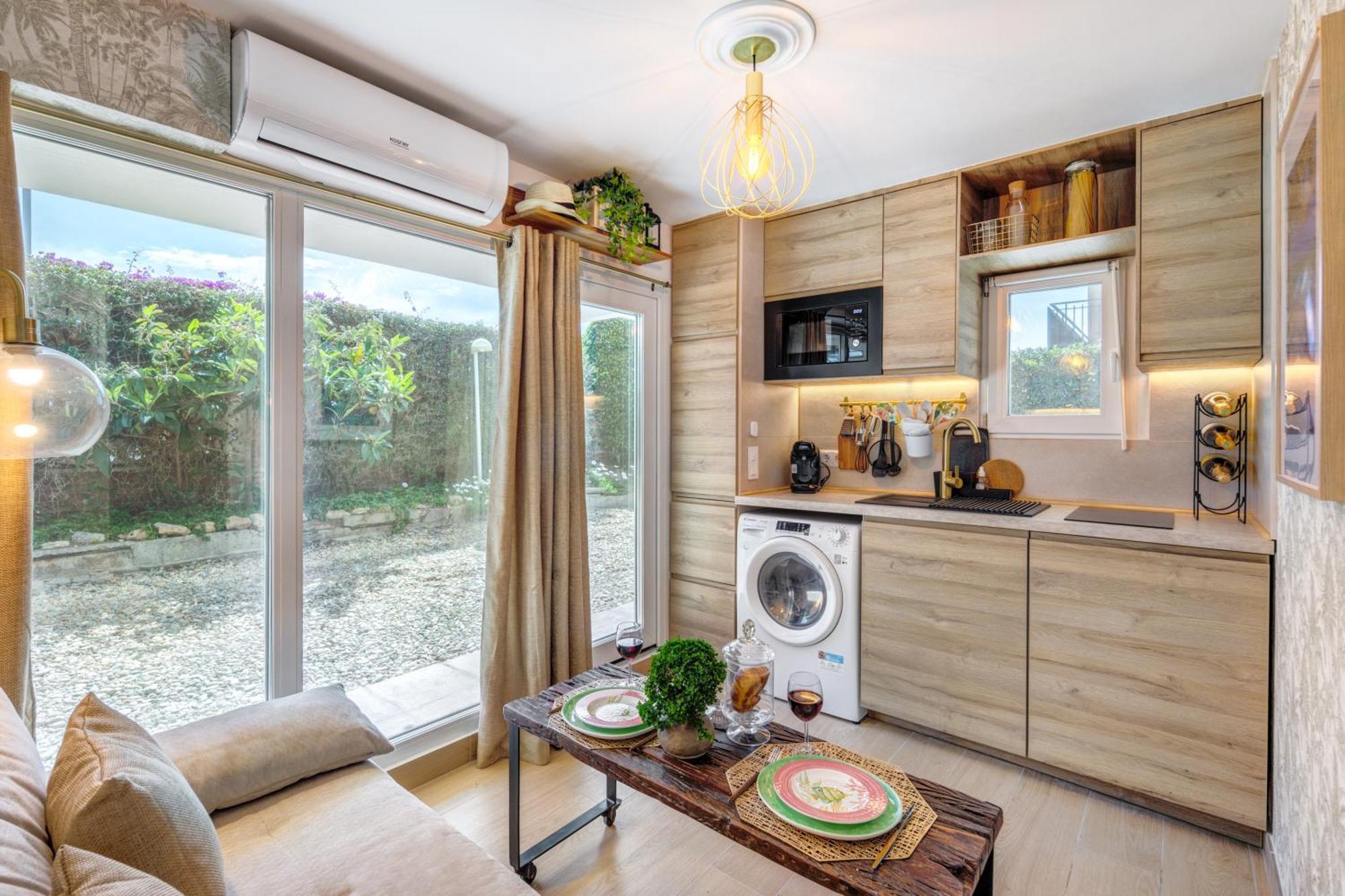 The Mini Apartment Кастелдефелс Екстериор снимка